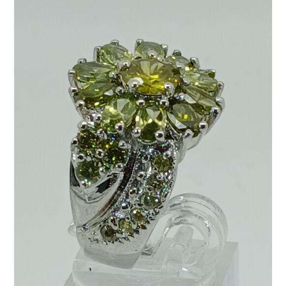 Vintage Ring Size 5.25 Silver Tone White Gold GP Lemon Olivine CZ Floral Cluster - Picture 3 of 10